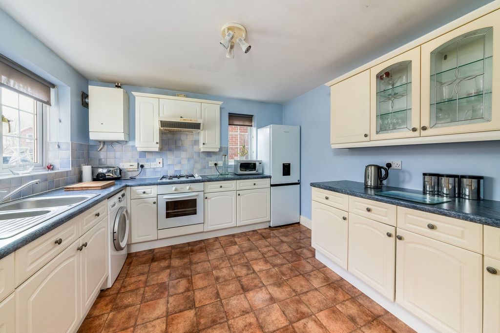 Property photo 2 of 17