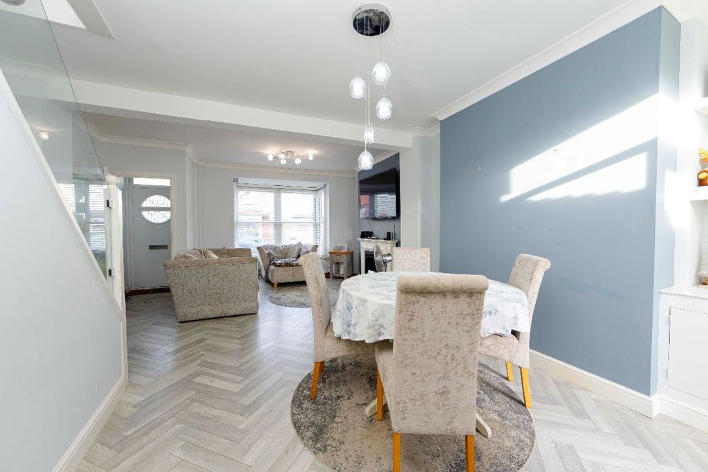 Property photo 1 of 27