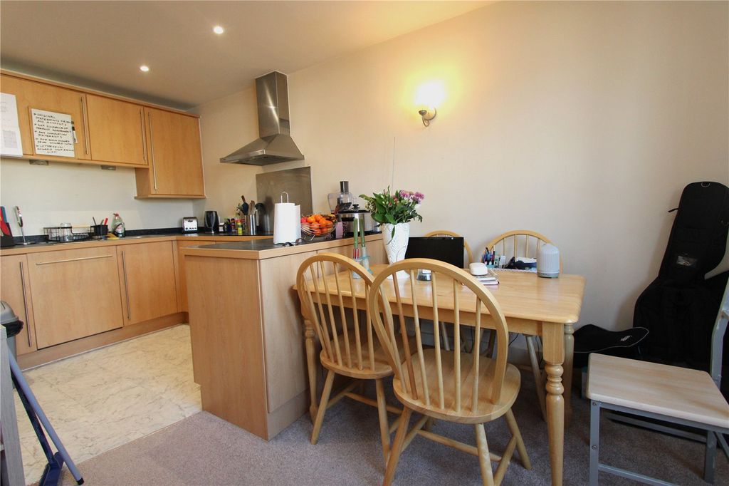 Property photo 3 of 8 Picture No. 04