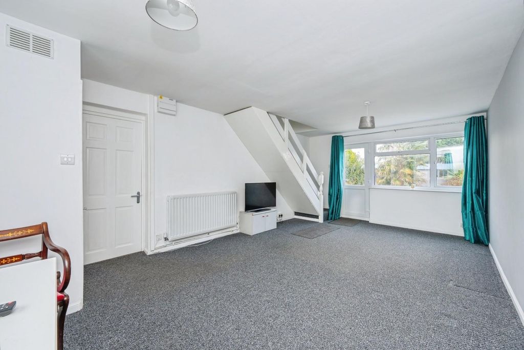 Property photo 3 of 20 54Chestnutclose-9.Jpg