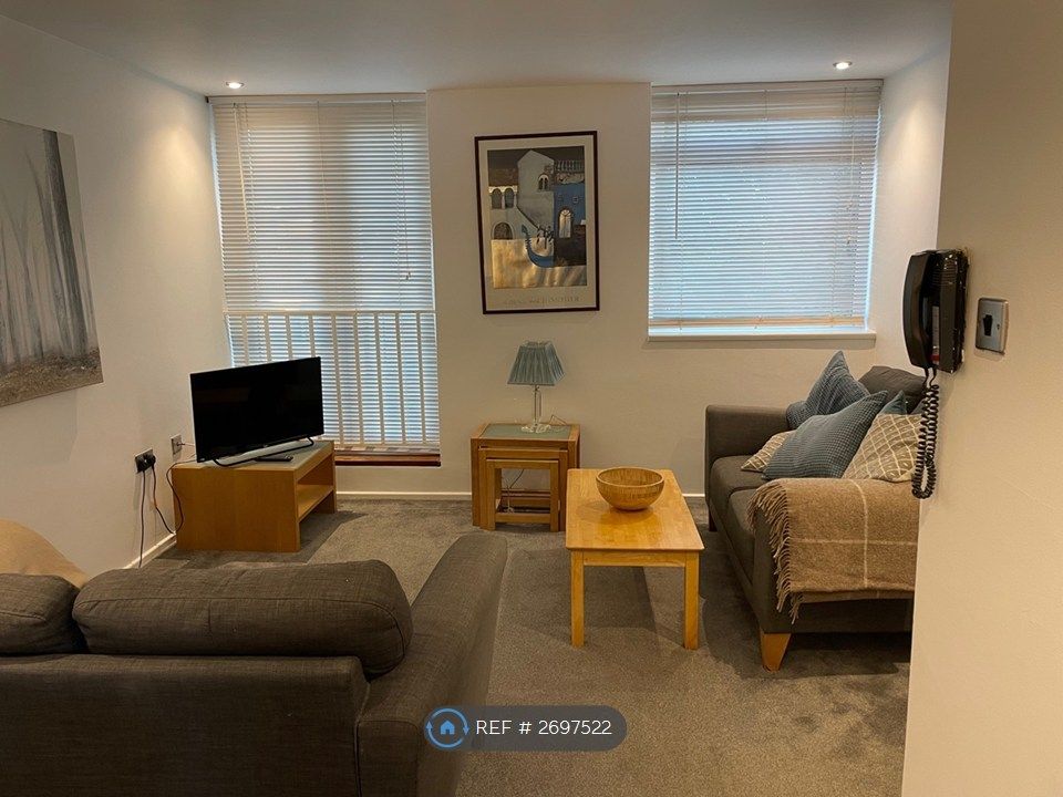 Property photo 3 of 5 Communal Sitting Room And Dining Area