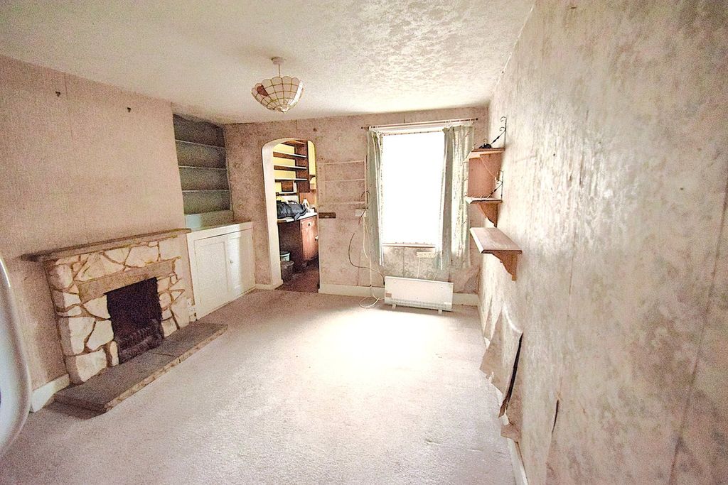 Property photo 3 of 21