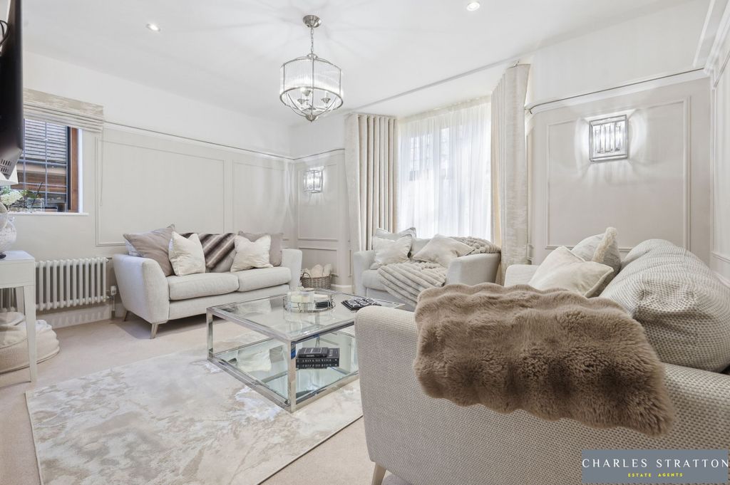 Property photo 3 of 42