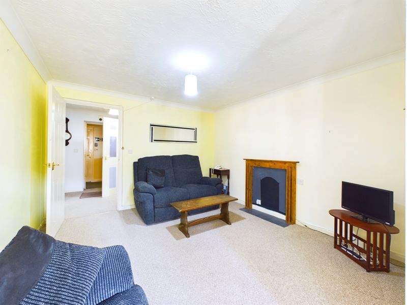 Property photo 3 of 14 Lounge Area