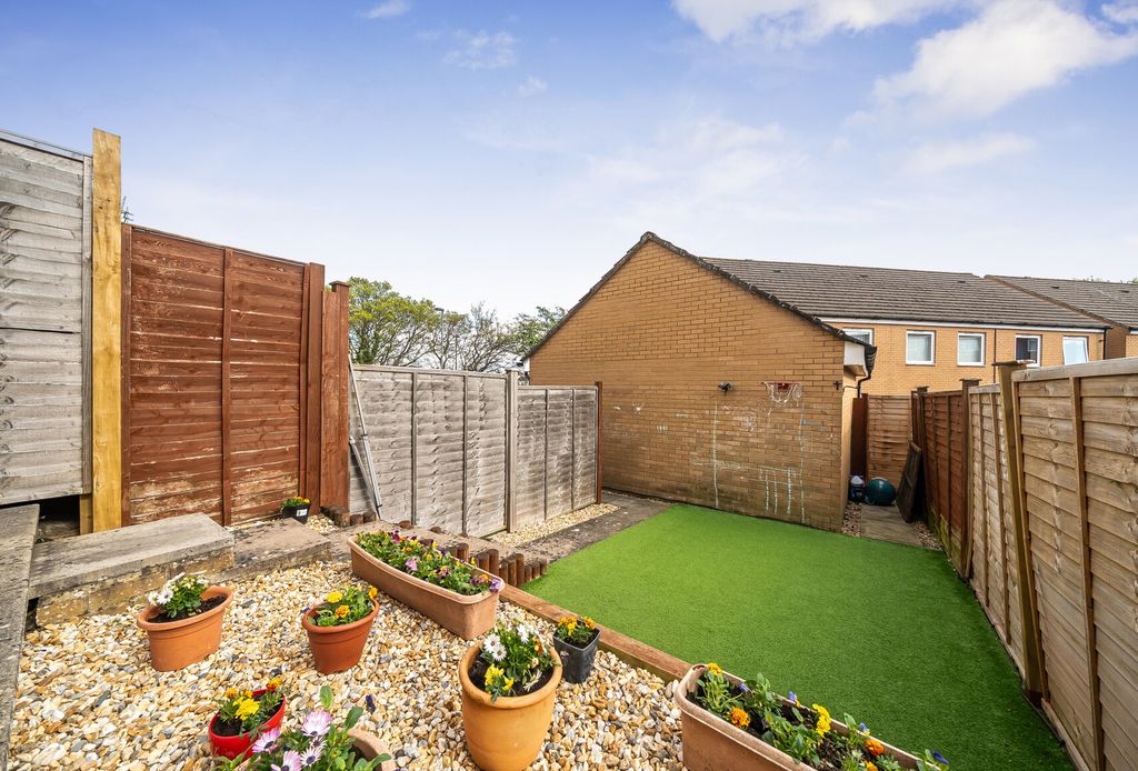 Property photo 2 of 15 1447063-6-69E3A98...