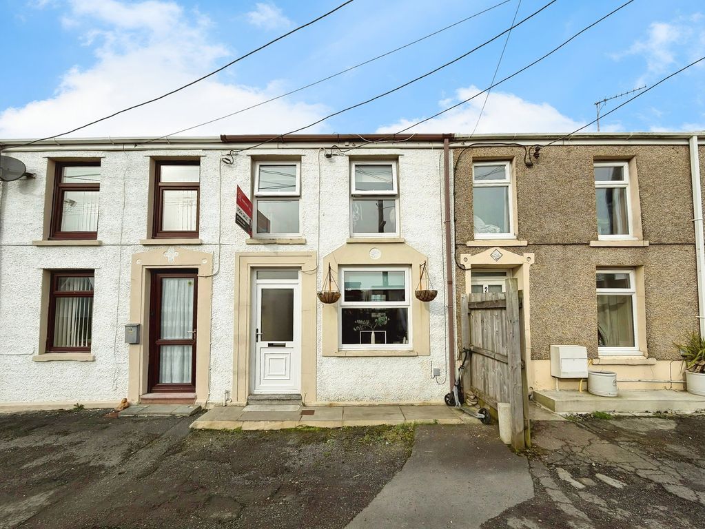 Property photo 1 of 28