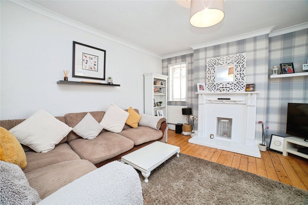 Property photo 2 of 25 Picture No. 81
