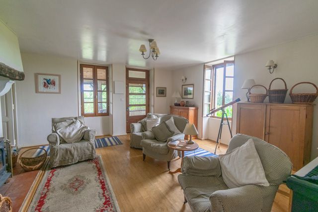 Property photo 2 of 26