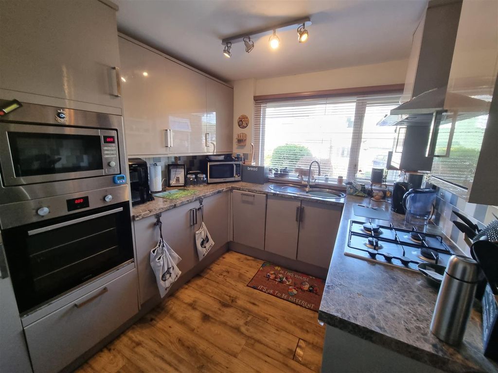 Property photo 3 of 16 2.Jpg