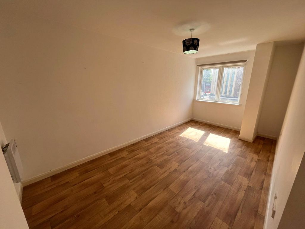 Property photo 3 of 6 Bedroom 1