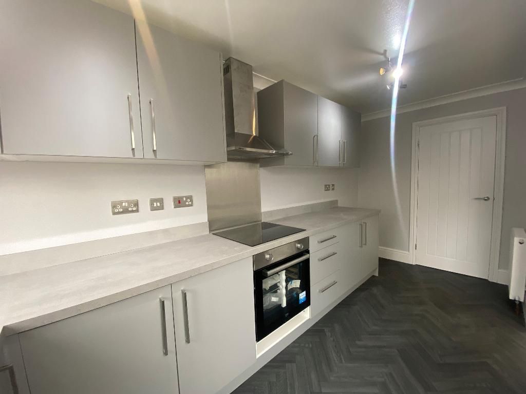 Property photo 2 of 14 Kitchen