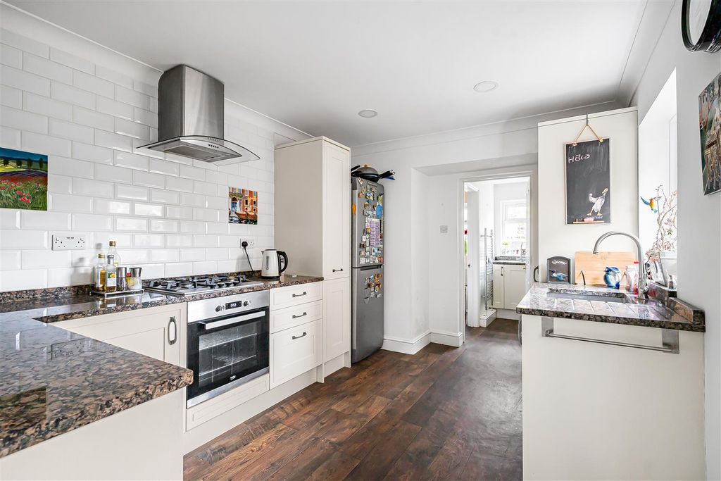 Property photo 2 of 18 16_66951.Jpg