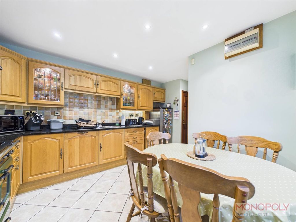 Property photo 3 of 36 Cam03815G0-Pr0387-Still017.Jpg