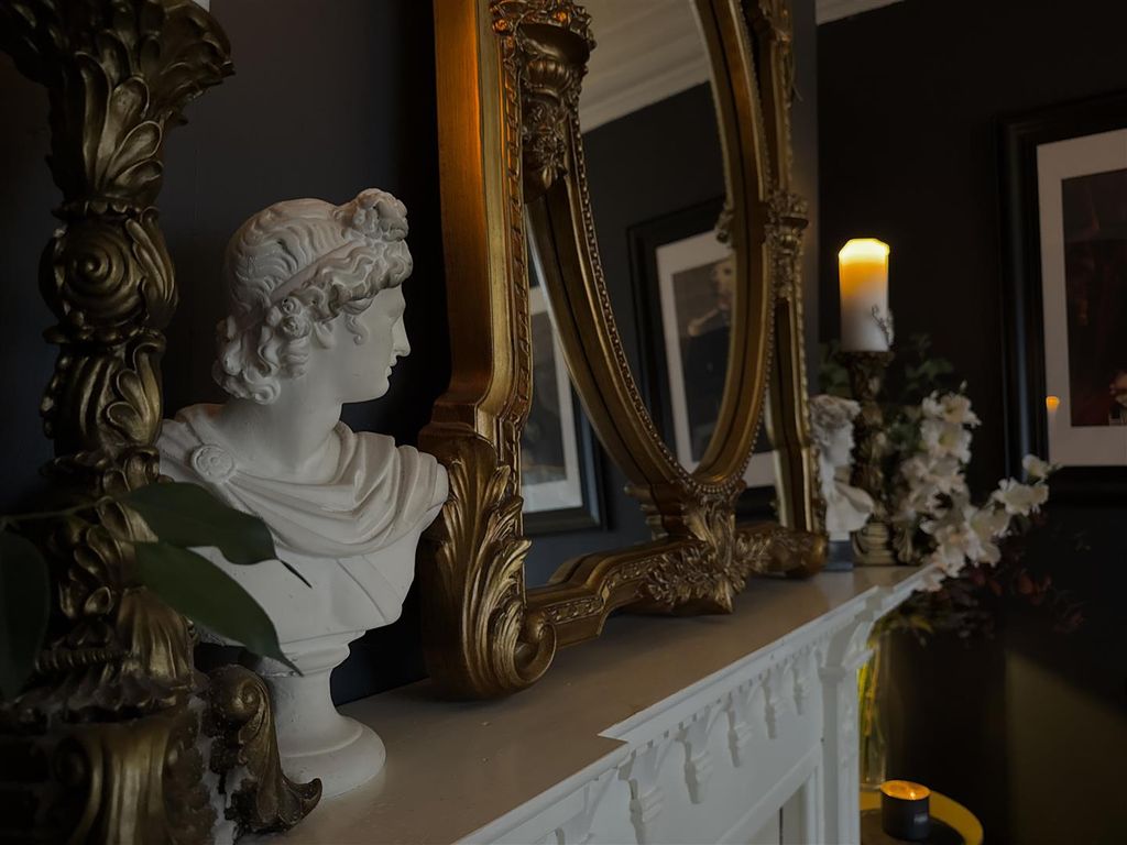 Property photo 3 of 46 Lounge