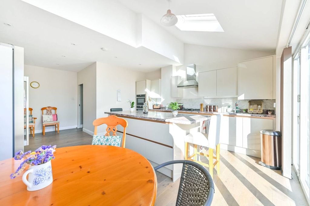 Property photo 3 of 13