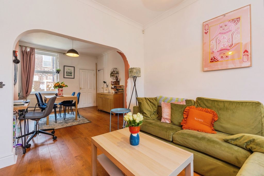 Property photo 3 of 20 Pbox-Img.Jpg