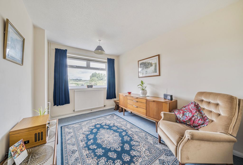 Property photo 2 of 19 1328791-8-687F58A...