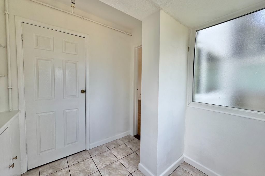 Property photo 2 of 13 Entrance Hall
