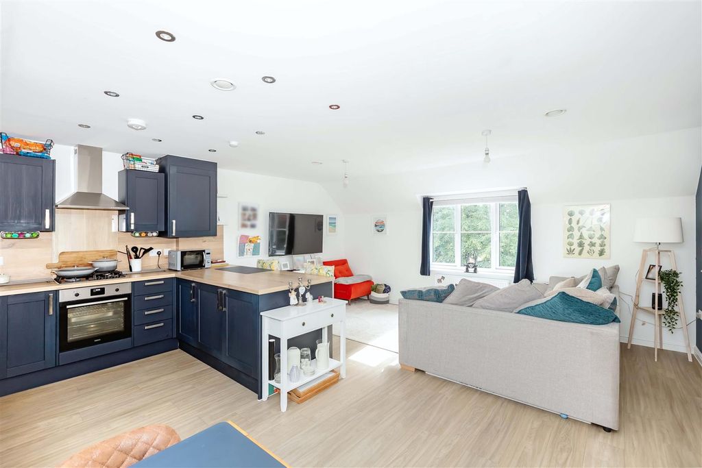 Property photo 2 of 12 Hyacinth_7.Jpg
