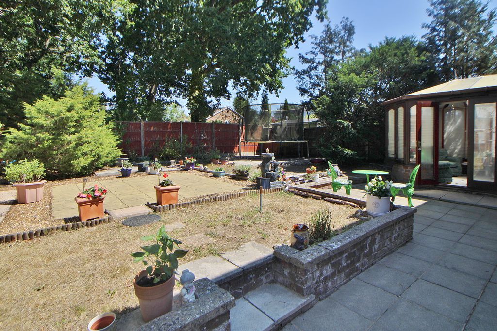 Property photo 2 of 19