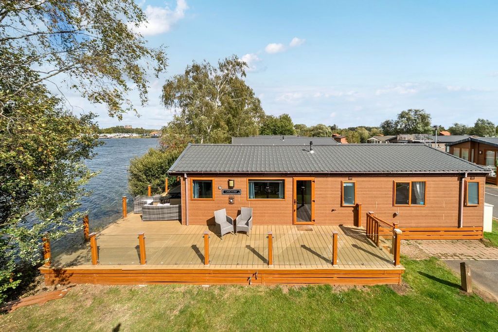 Property photo 1 of 21 Front.Jpg