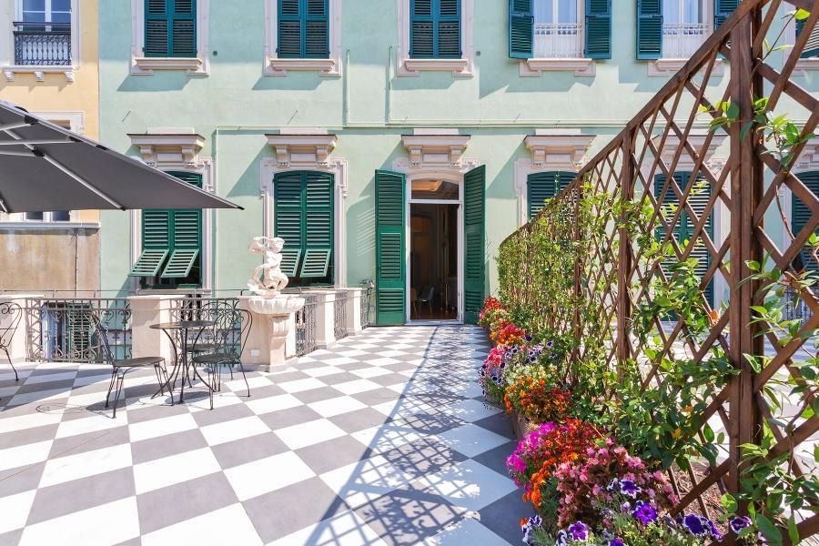 Property photo 1 of 30 Stunning Shared Terrace Furnished With Umbrellas And Tables
