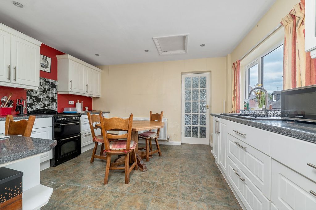 Property photo 2 of 19 Kitchen