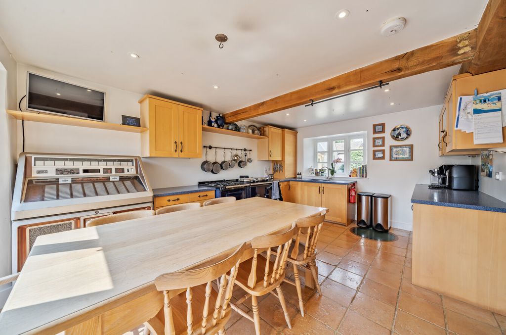Property photo 2 of 35 Kitchen