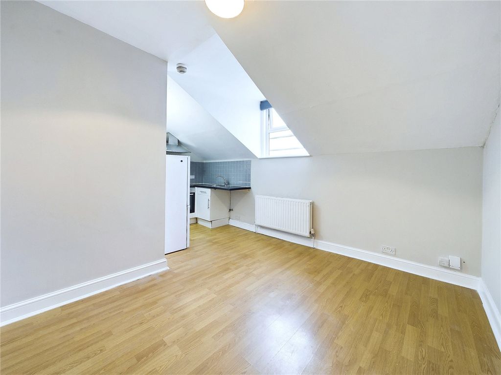 Property photo 3 of 12 Picture No. 02