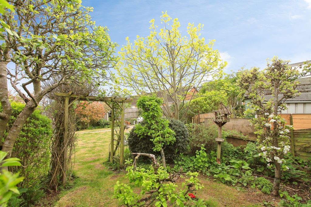 Property photo 2 of 28 Outside
