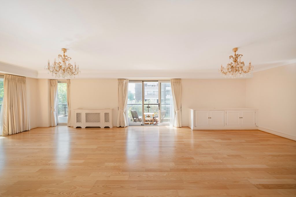 Property photo 2 of 27