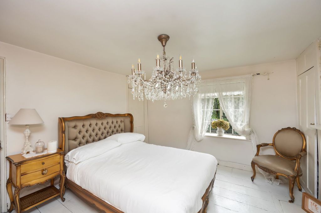 Additional image 17 of 6 bed detached house for saleWildgoose Drive, Horsham RH12