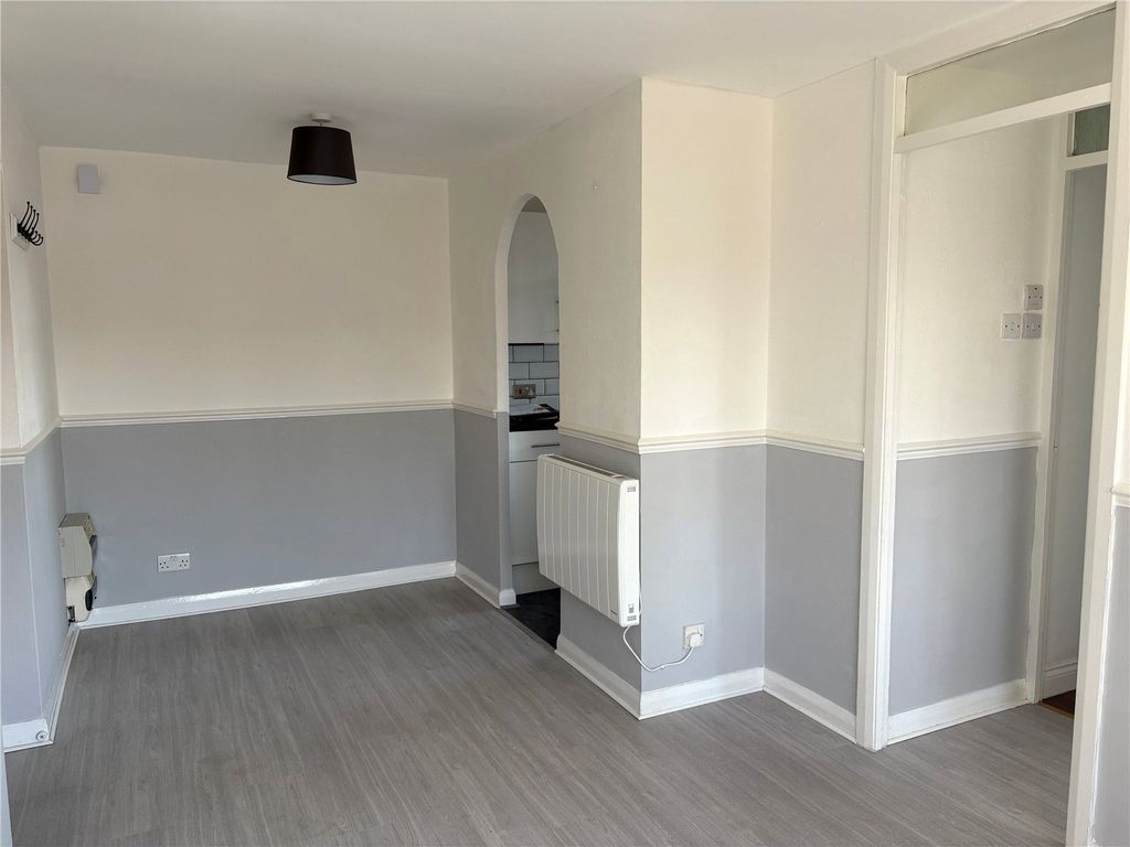 Property photo 2 of 9 Picture No. 10