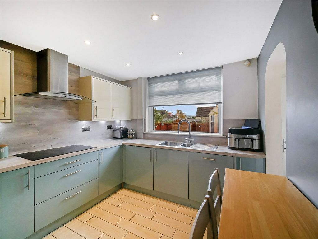 Property photo 3 of 21 Picture No. 06