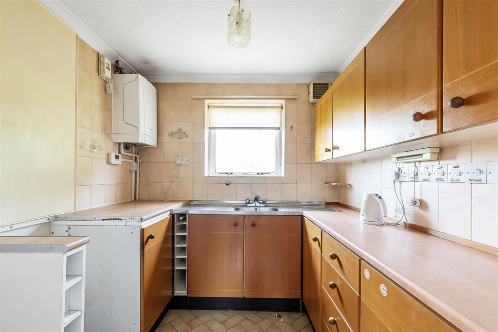 Property photo 3 of 11 8-Balquhain-Close-8.Jpg