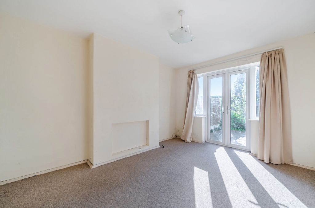 Property photo 3 of 20 1446670-7-69E7B6c...