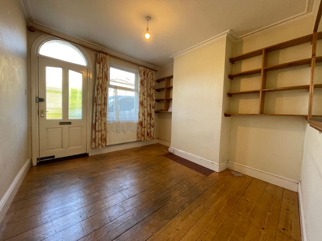 Property photo 2 of 7