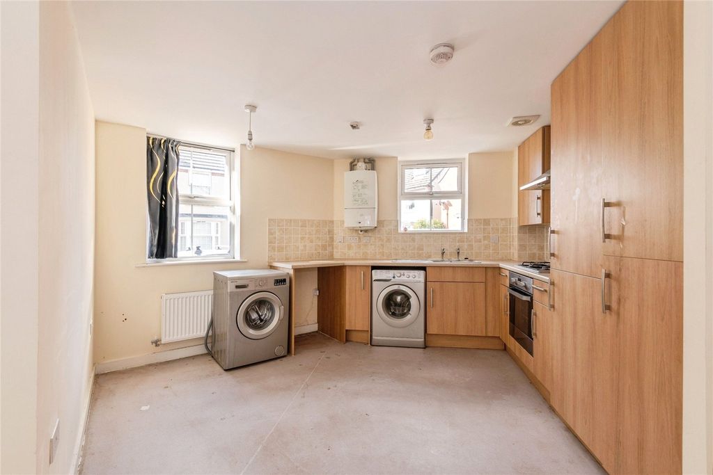 Property photo 3 of 12 Picture No. 21
