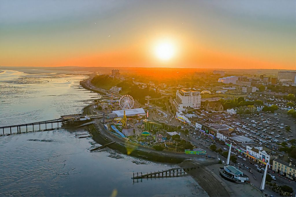 Property photo 3 of 28