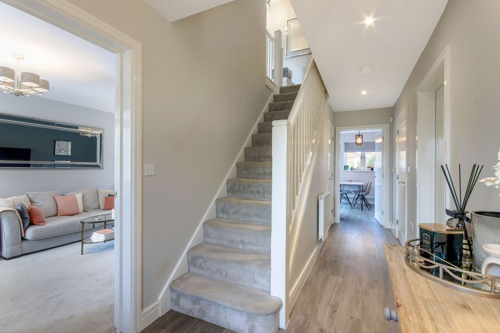 Property photo 3 of 35