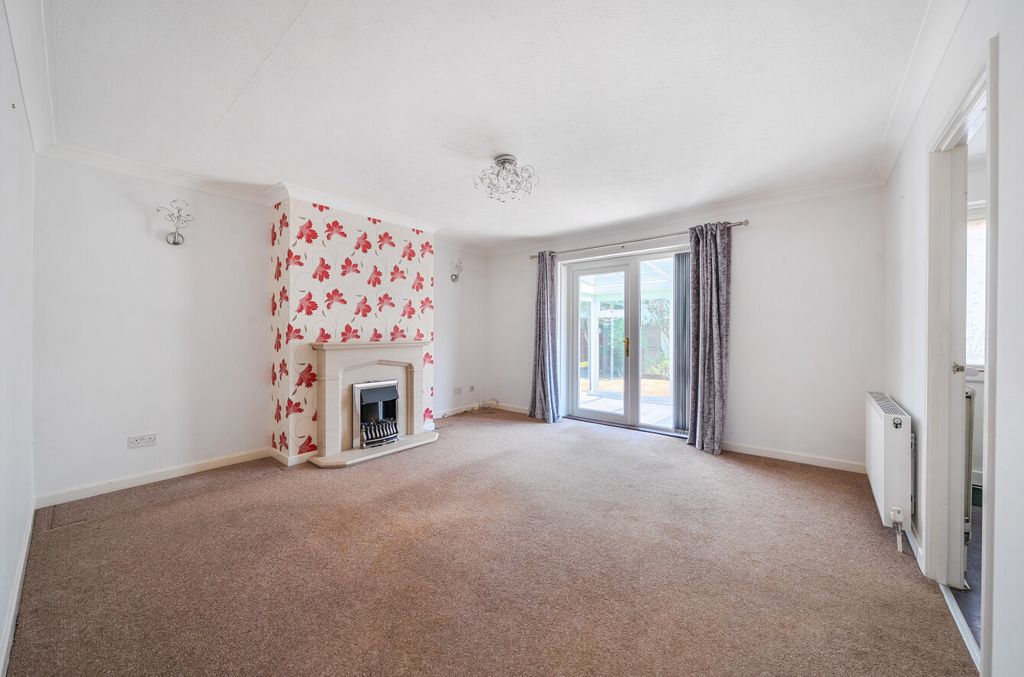 Property photo 2 of 14 1484710-5-6A4E47c...