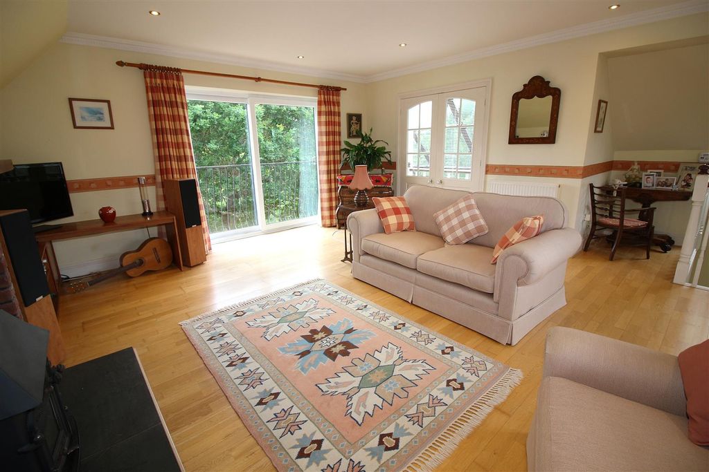 Property photo 2 of 30