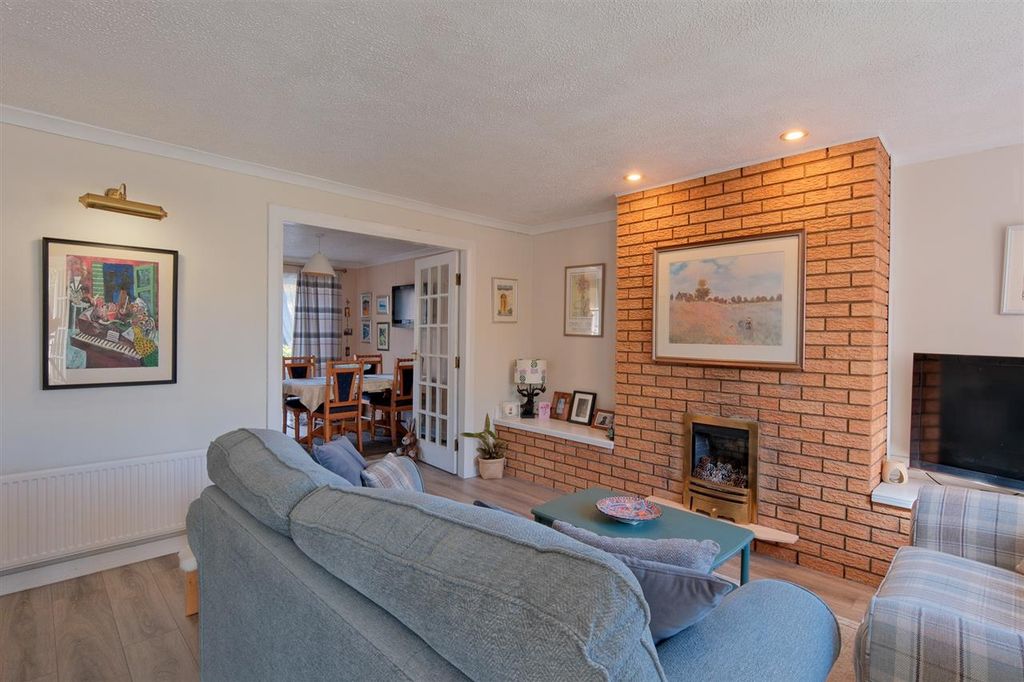 Property photo 3 of 25