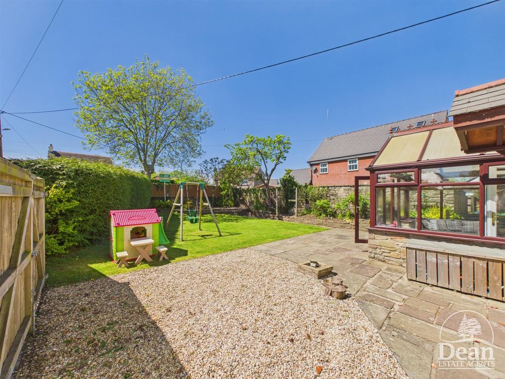 Property photo 2 of 26