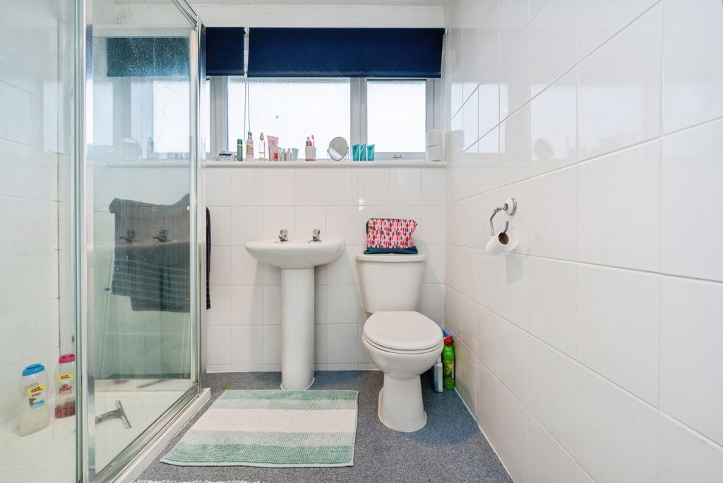 Property photo 3 of 25 Pbox-Img.Jpg