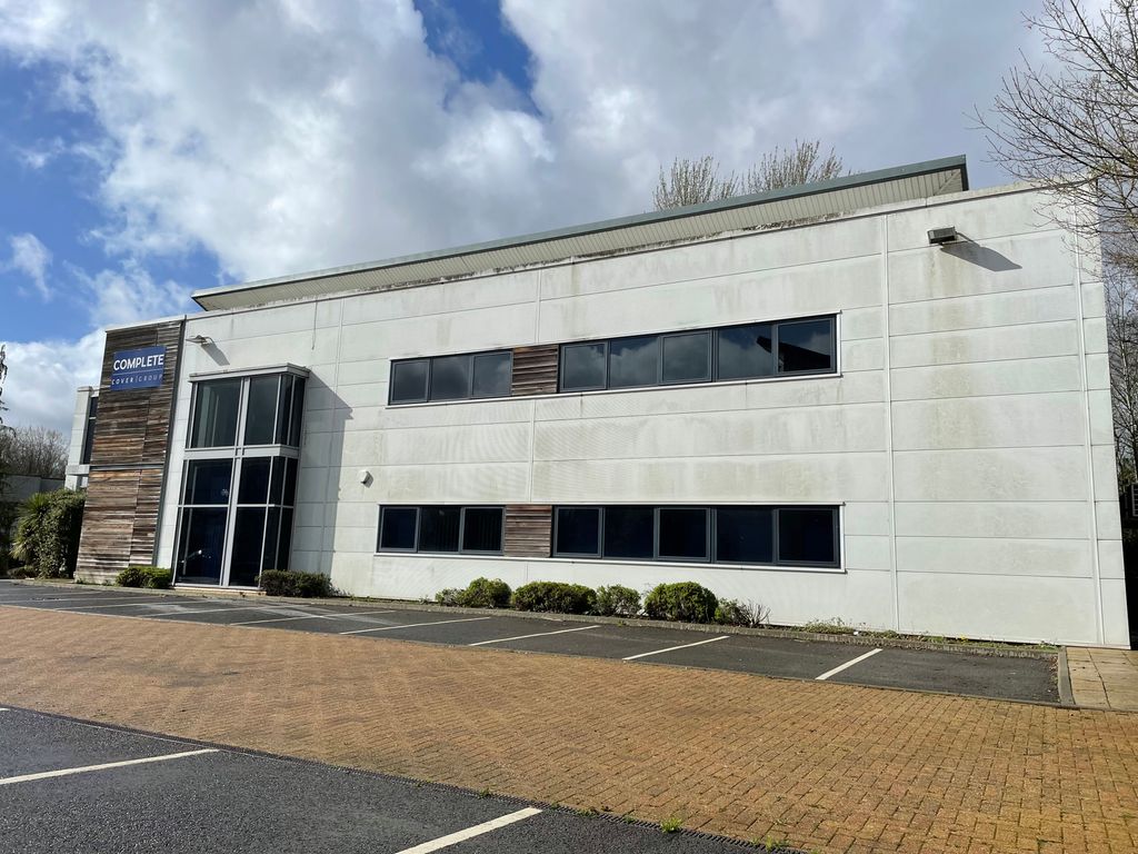 Property photo 2 of 8