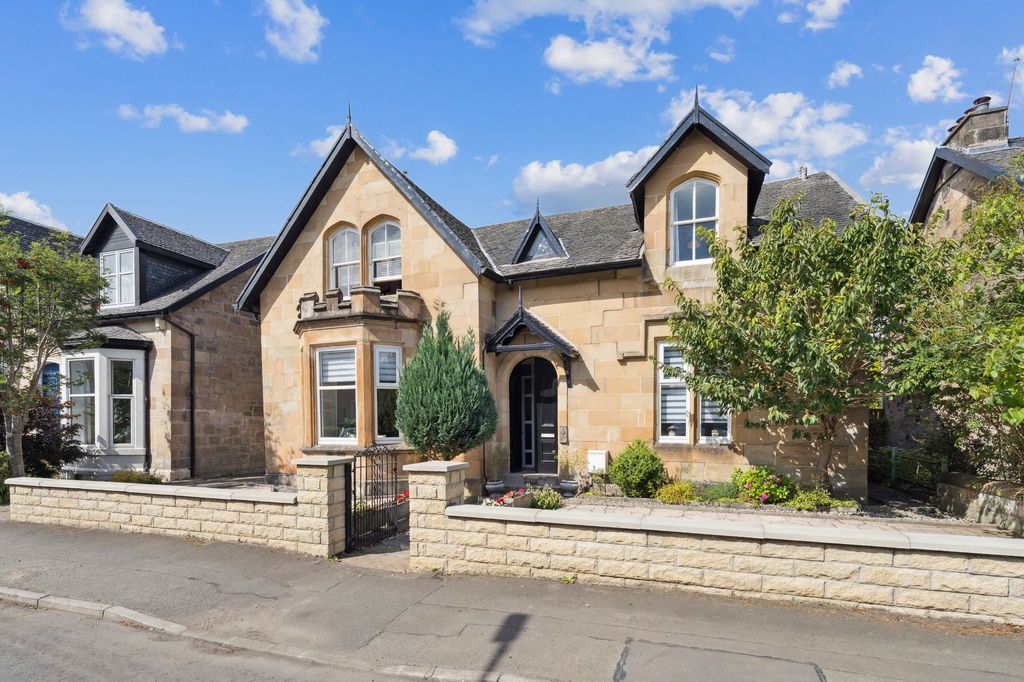 Property photo 1 of 41