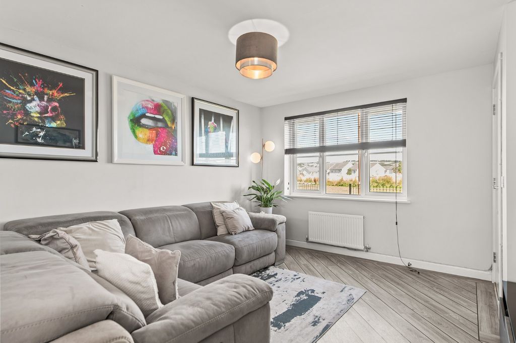 Property photo 2 of 35 4414234