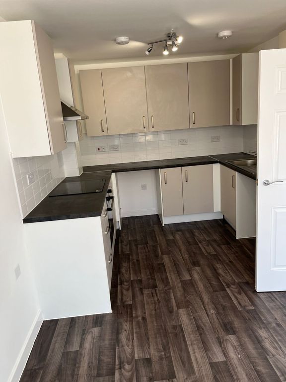 Property photo 3 of 20 Kitchen