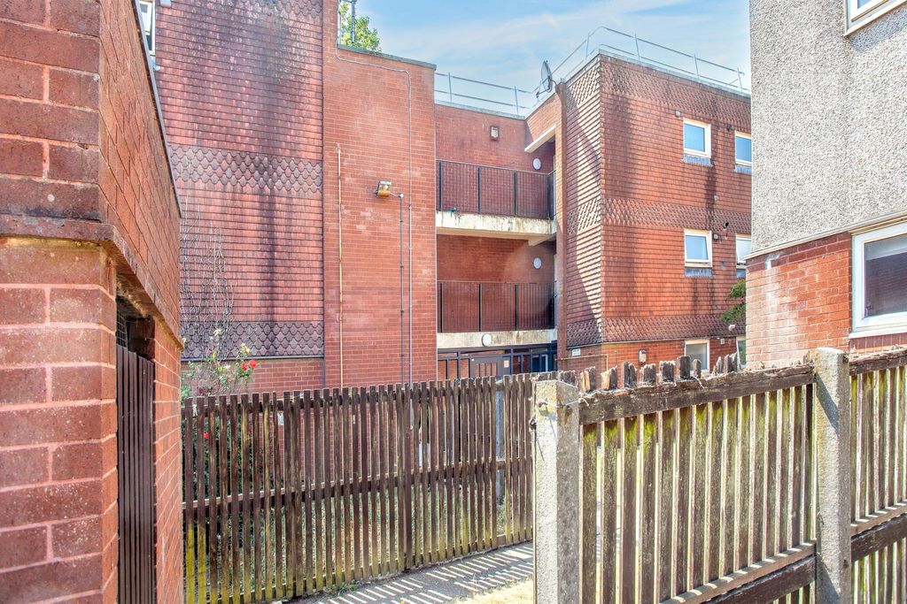 Property photo 2 of 16